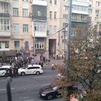 Бійка, стрілянина, натовп поліції: у Києві відбувається щось страшне