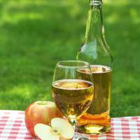 Найкращі рецепти: як приготувати домашній яблучний сидр