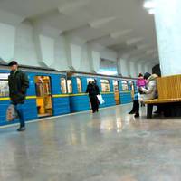 Трагедія в метро: неадекват порізав пасажирку і втік