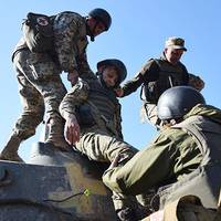 На Донбасі за день поранено двох українських військових, - ООС